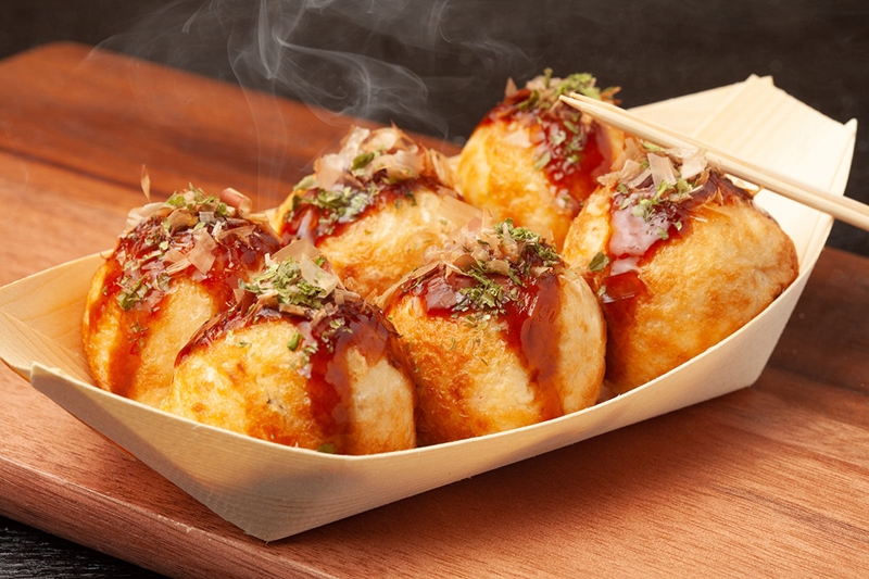 Takoyaki là món đặc trưng và nổi tiếng nhất Osaka