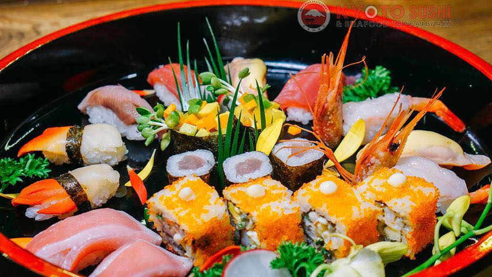Cách ăn sushi đúng chuẩn người Nhật như thế nào, thưởng thức ra sao