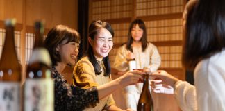 Cùng chúng mình tìm hiểu kỹ hơn về rượu Sake Nhật Bản thông qua bài viết này nhé!