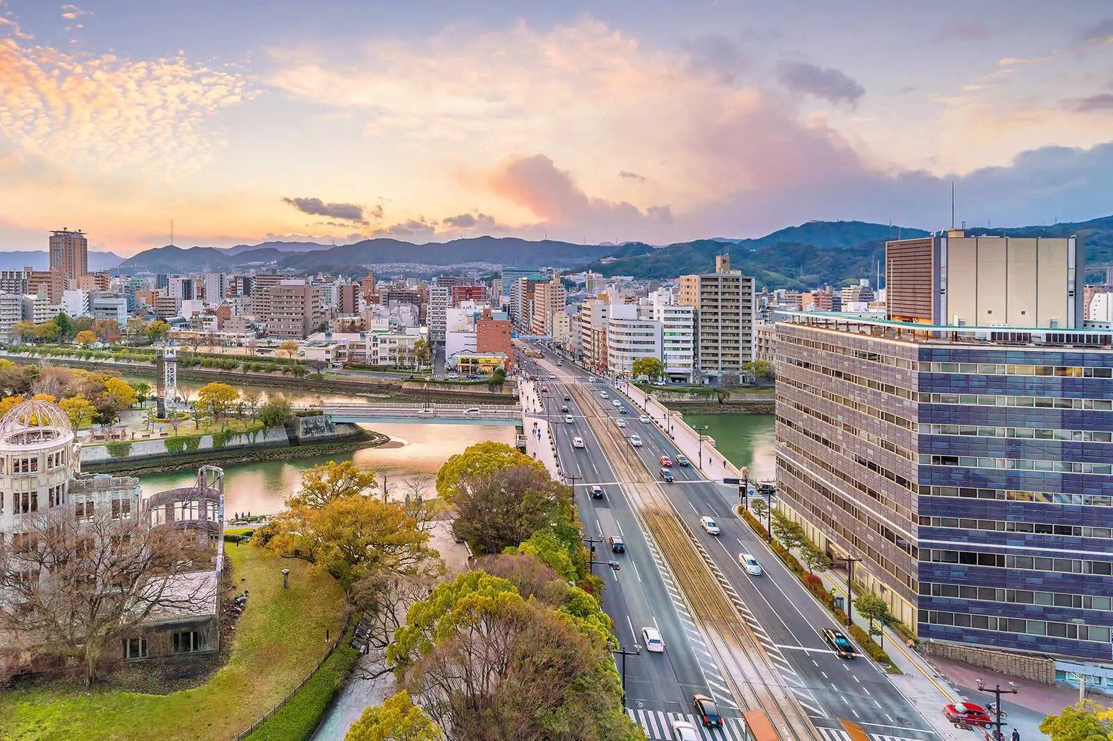 Du khách có thể tới Hiroshima vào bất cứ thời gian nào